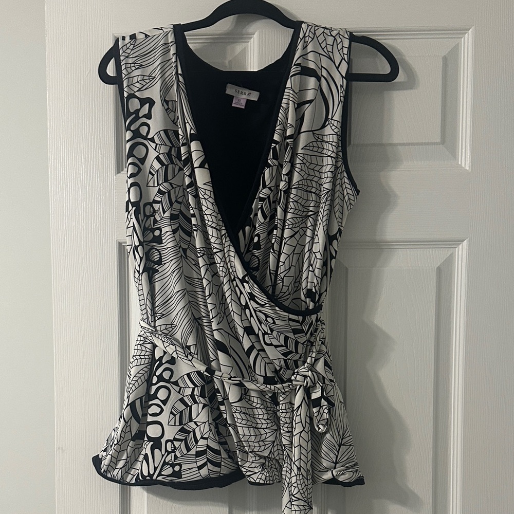 Serra Monochrome Leaf Pattern Wrap Top